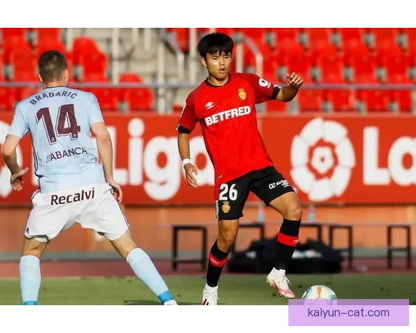 久保建英在国家队首秀表现稳健，备受期待的未来展望